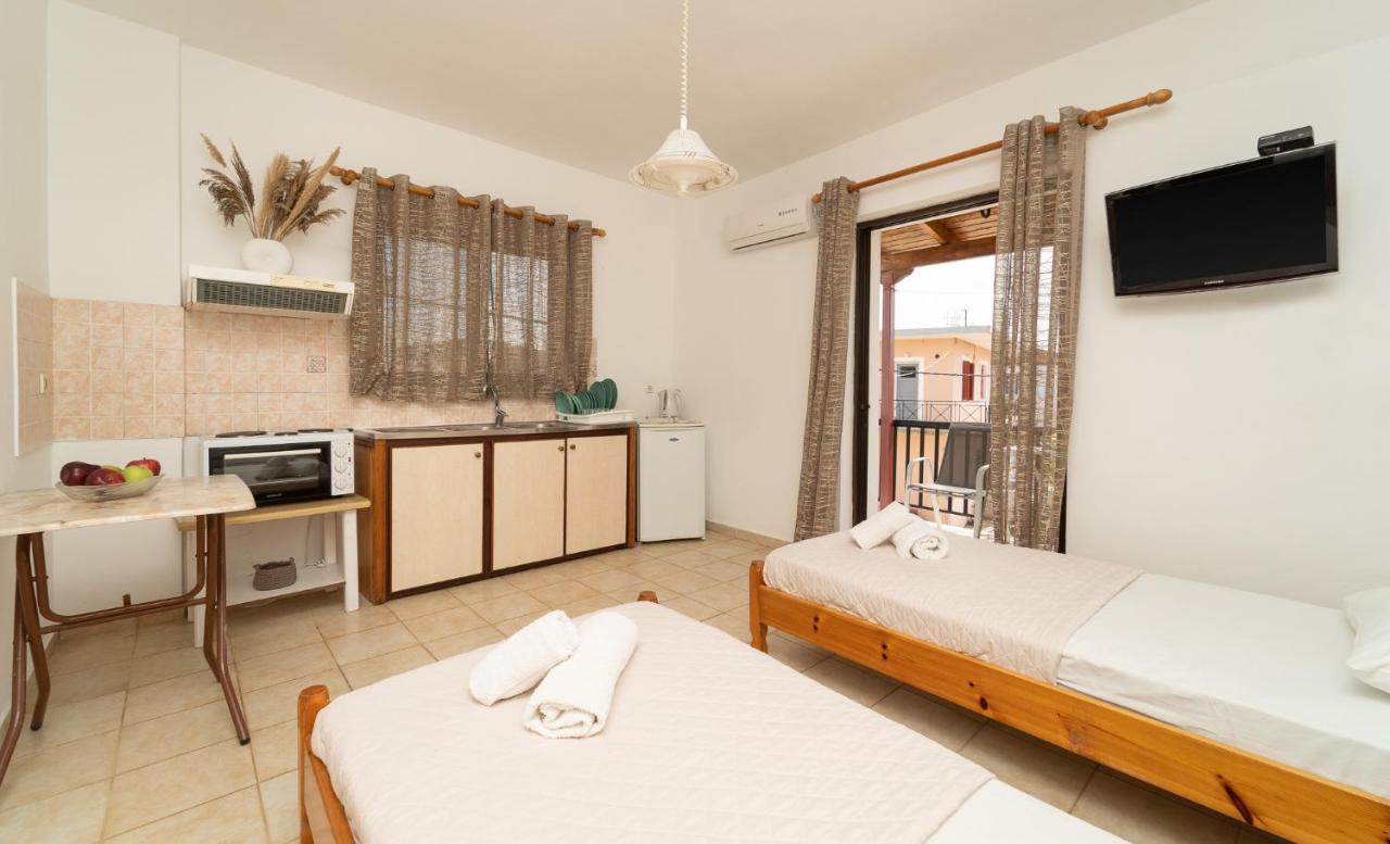 Tsimiklis Apartments Φοινικούντα Εξωτερικό φωτογραφία